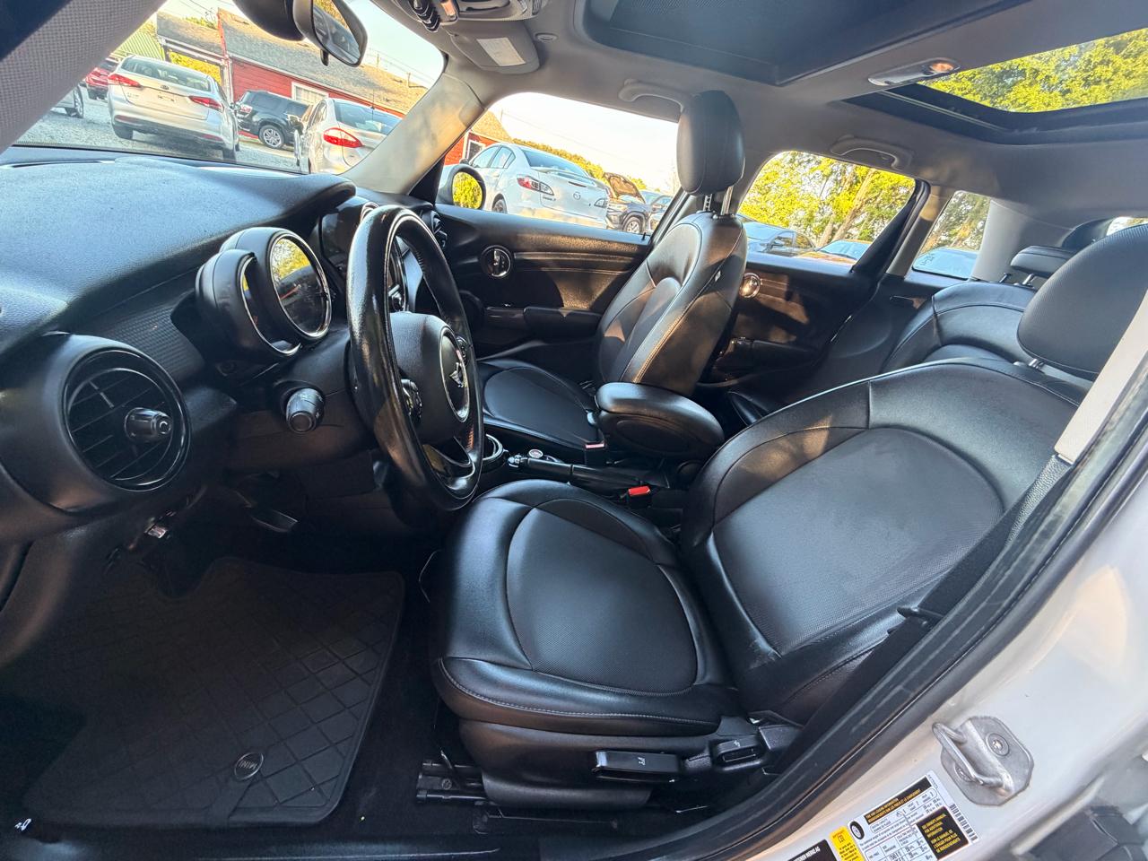 MINI Cooper Base 2015