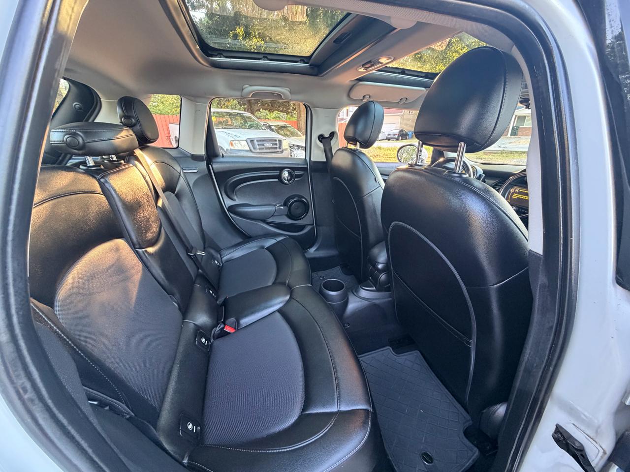 MINI Cooper Base 2015