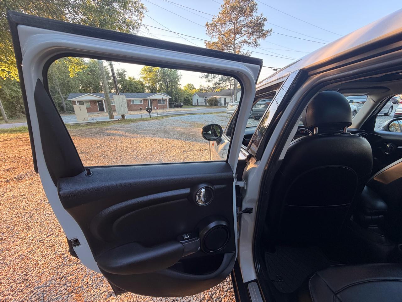 MINI Cooper Base 2015