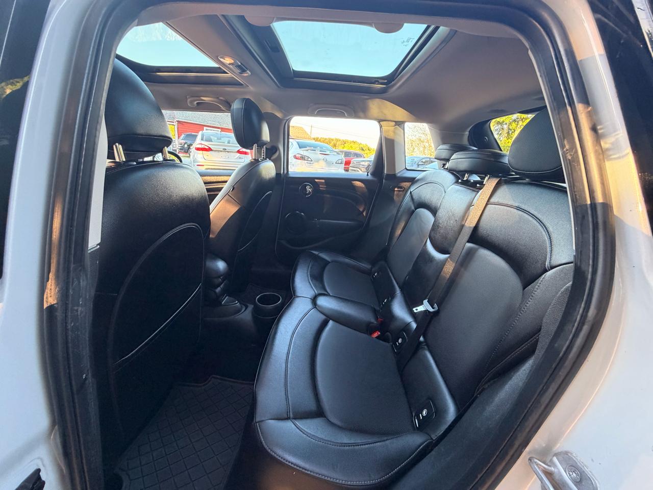 MINI Cooper Base 2015