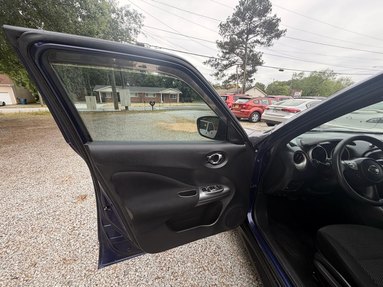 Nissan Juke S FWD 2015