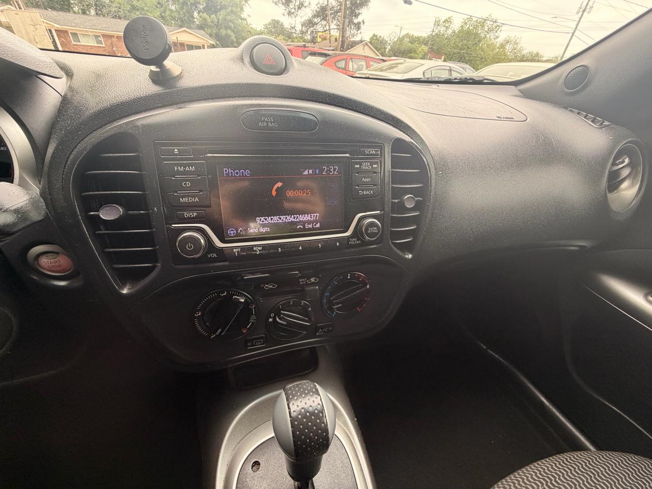 Nissan Juke S FWD 2015