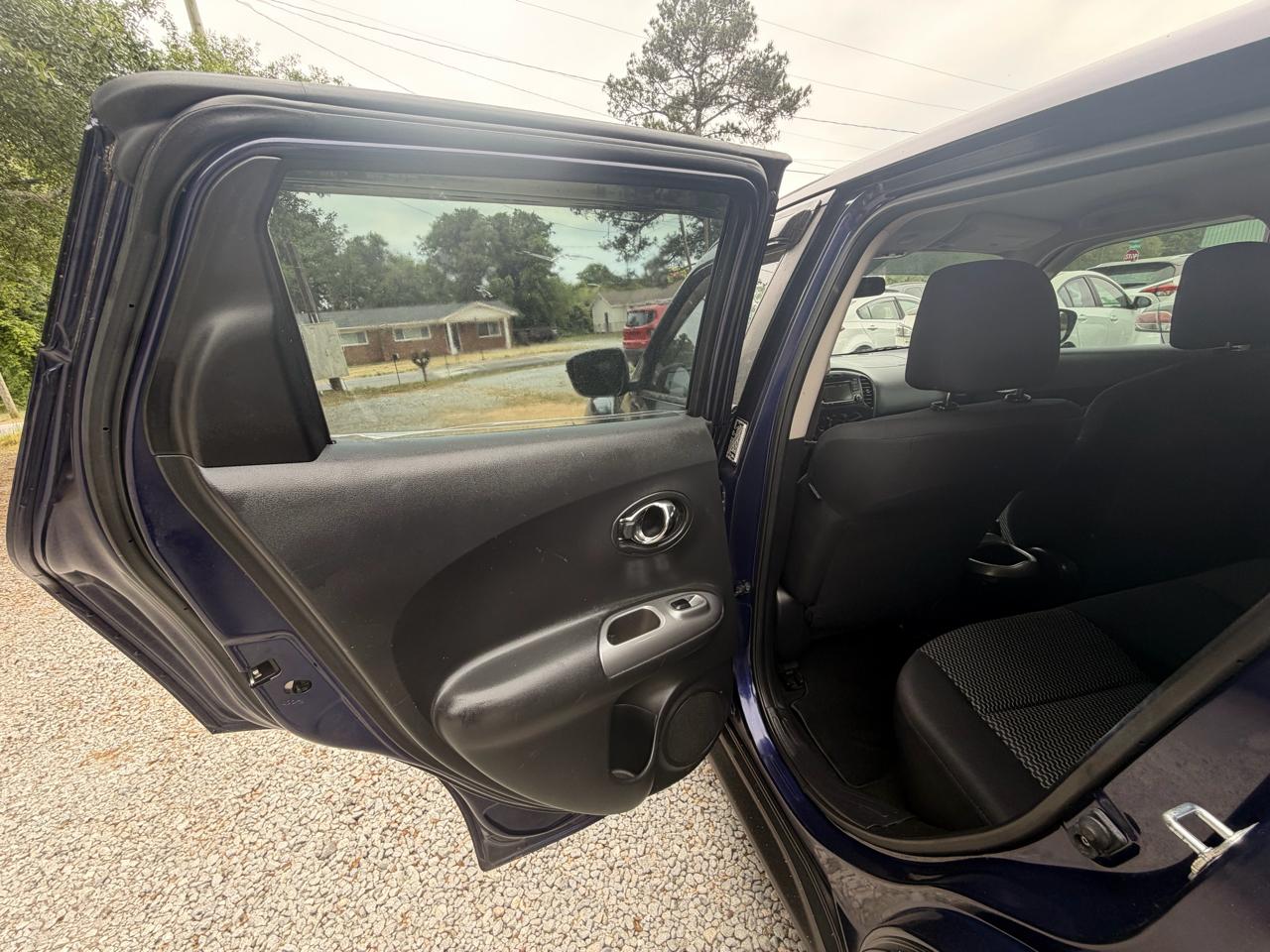 Nissan Juke S FWD 2015