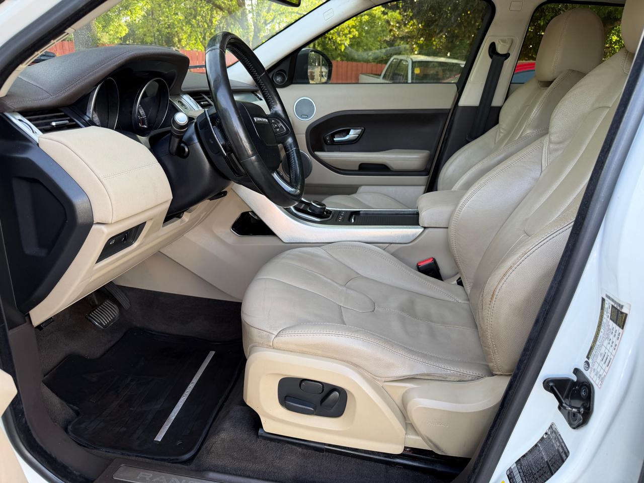 Land Rover Range Rover Evoque Pure Plus 5-Door 2015