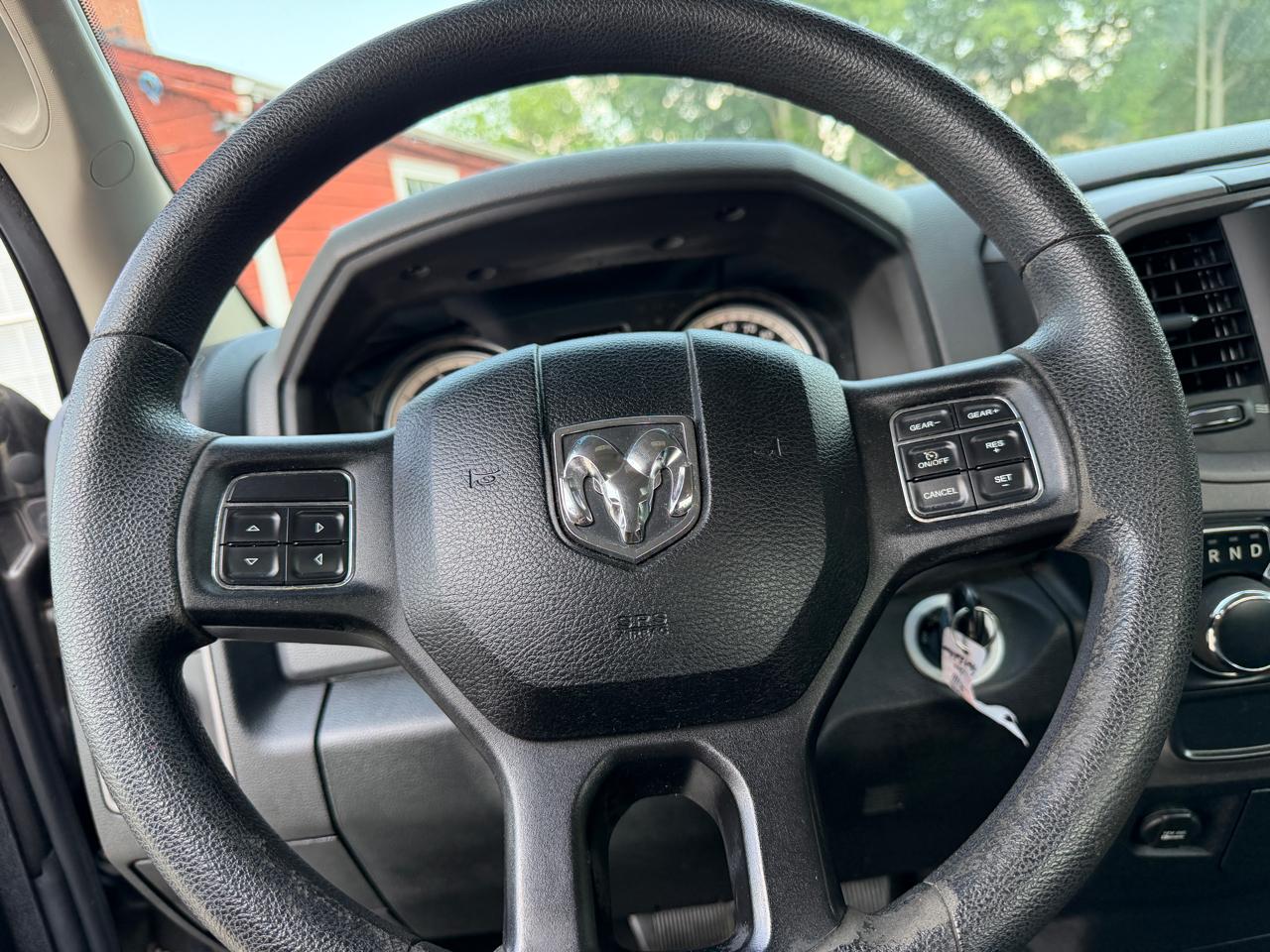 RAM 1500 Tradesman Regular Cab SWB 2WD 2016