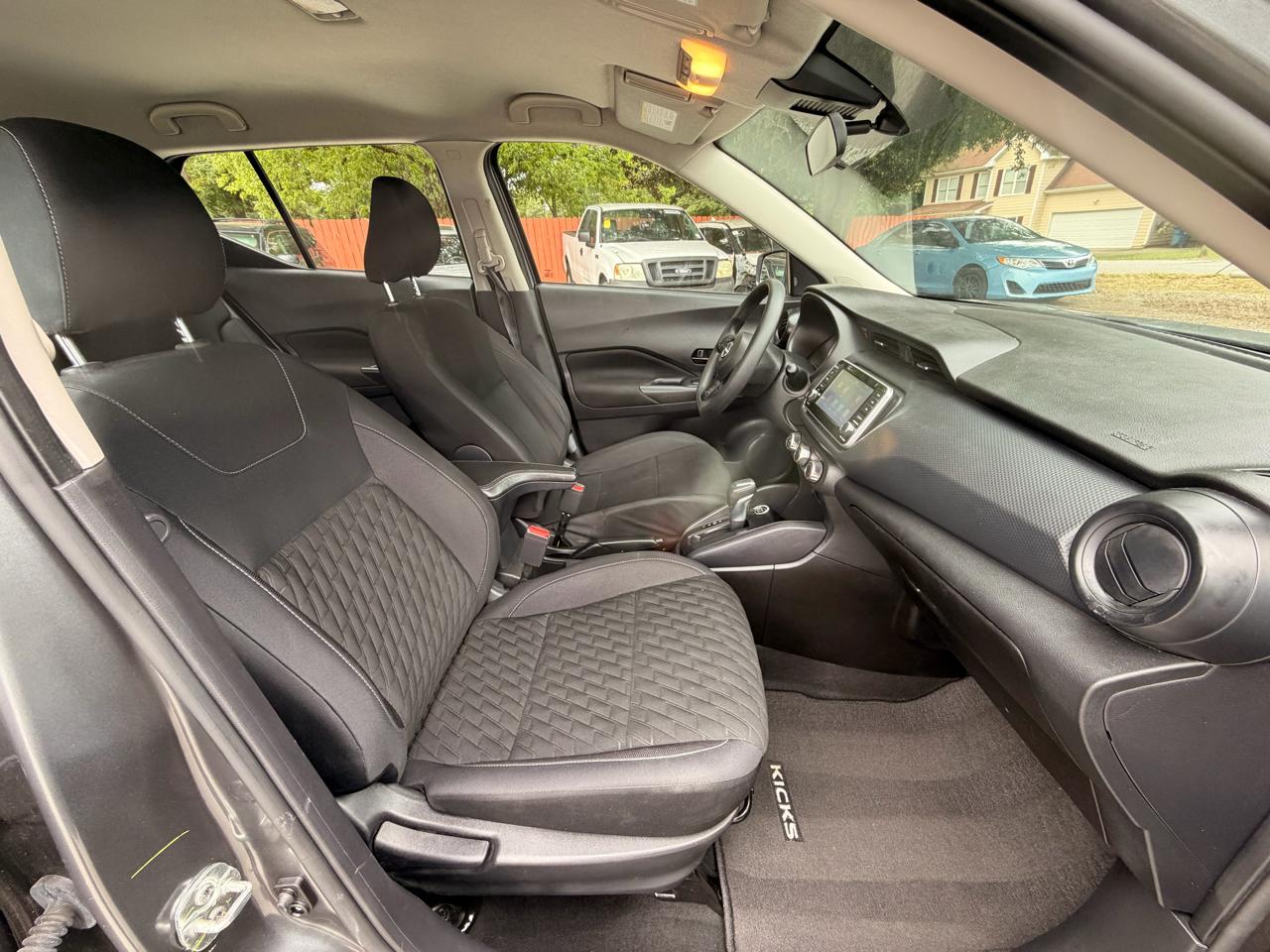 Nissan Kicks S 2023