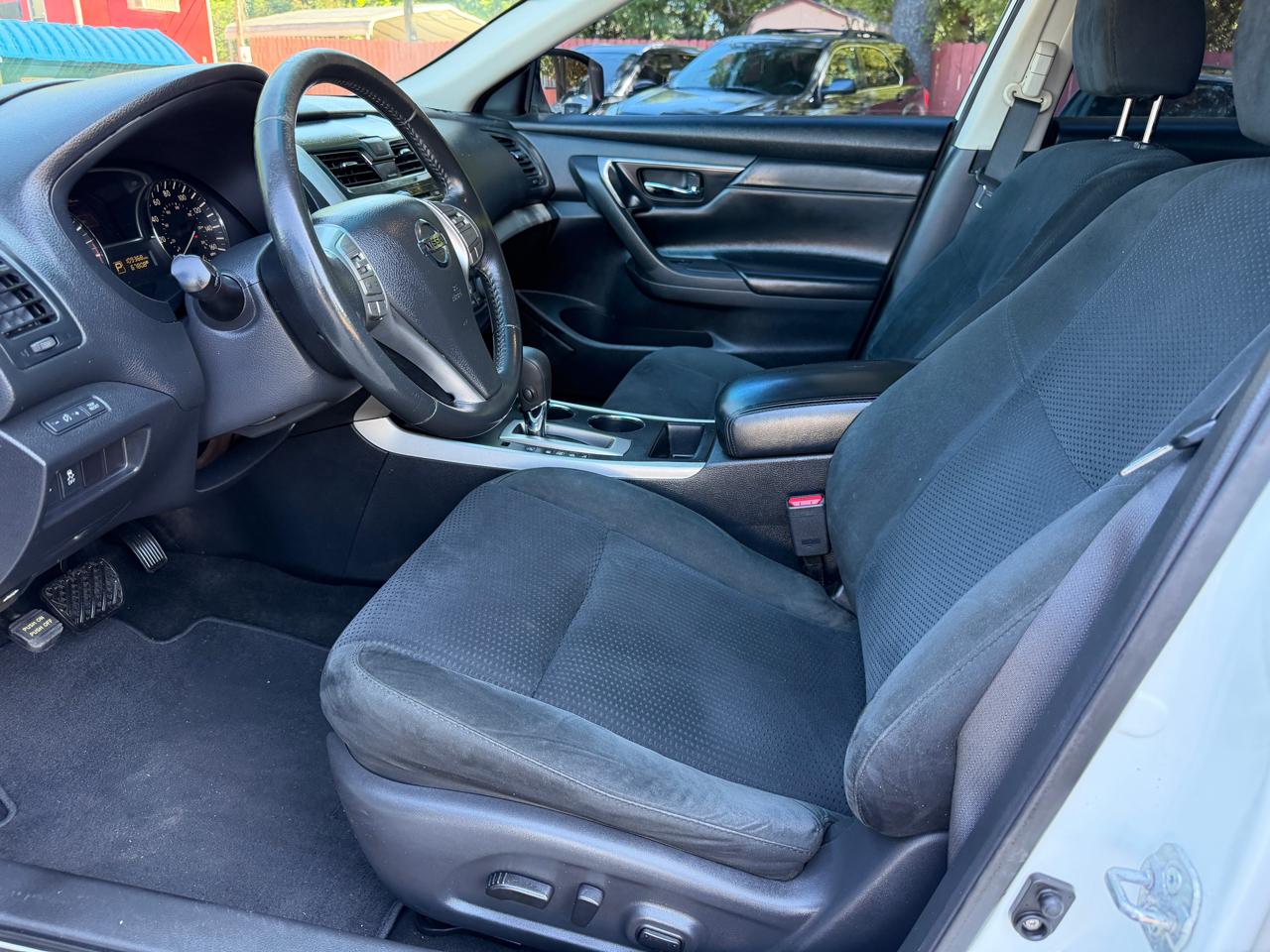 Nissan Altima 2.5 SV 2015