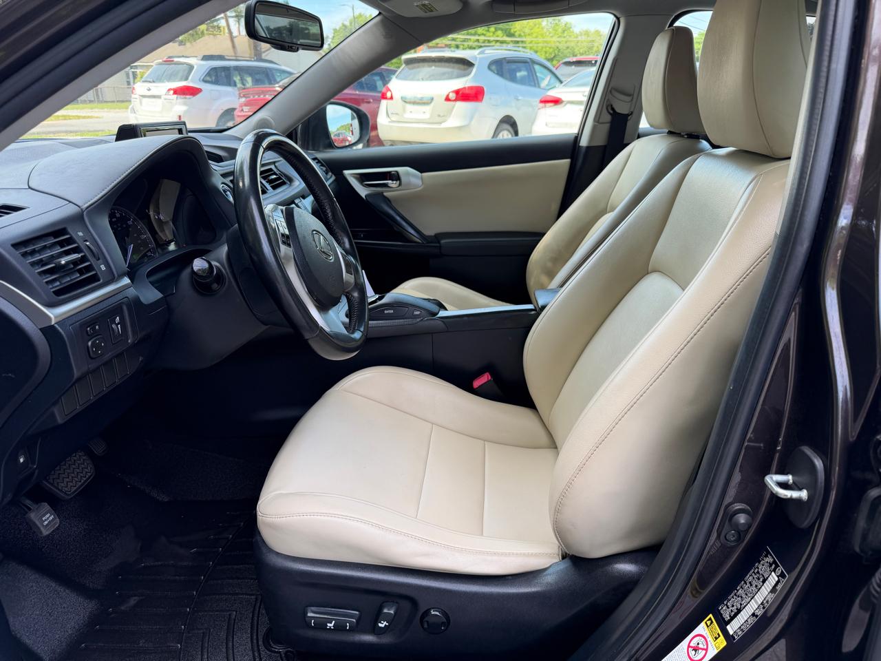 Lexus CT 200h Base 2012