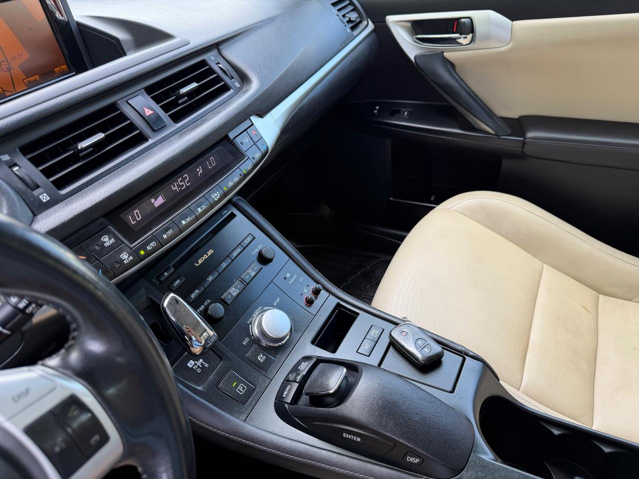 Lexus CT 200h Base 2012