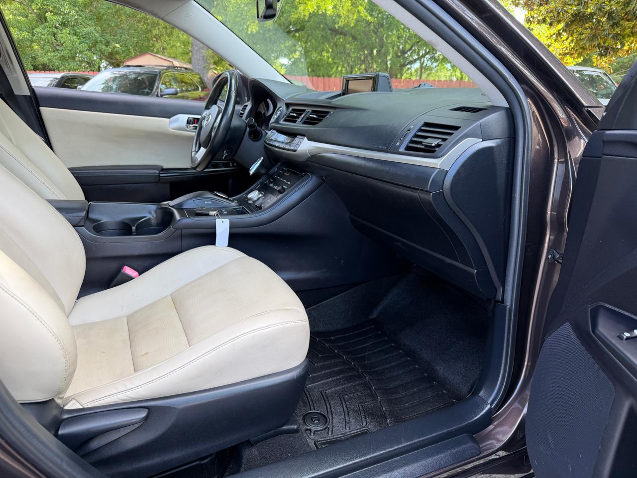 Lexus CT 200h Base 2012