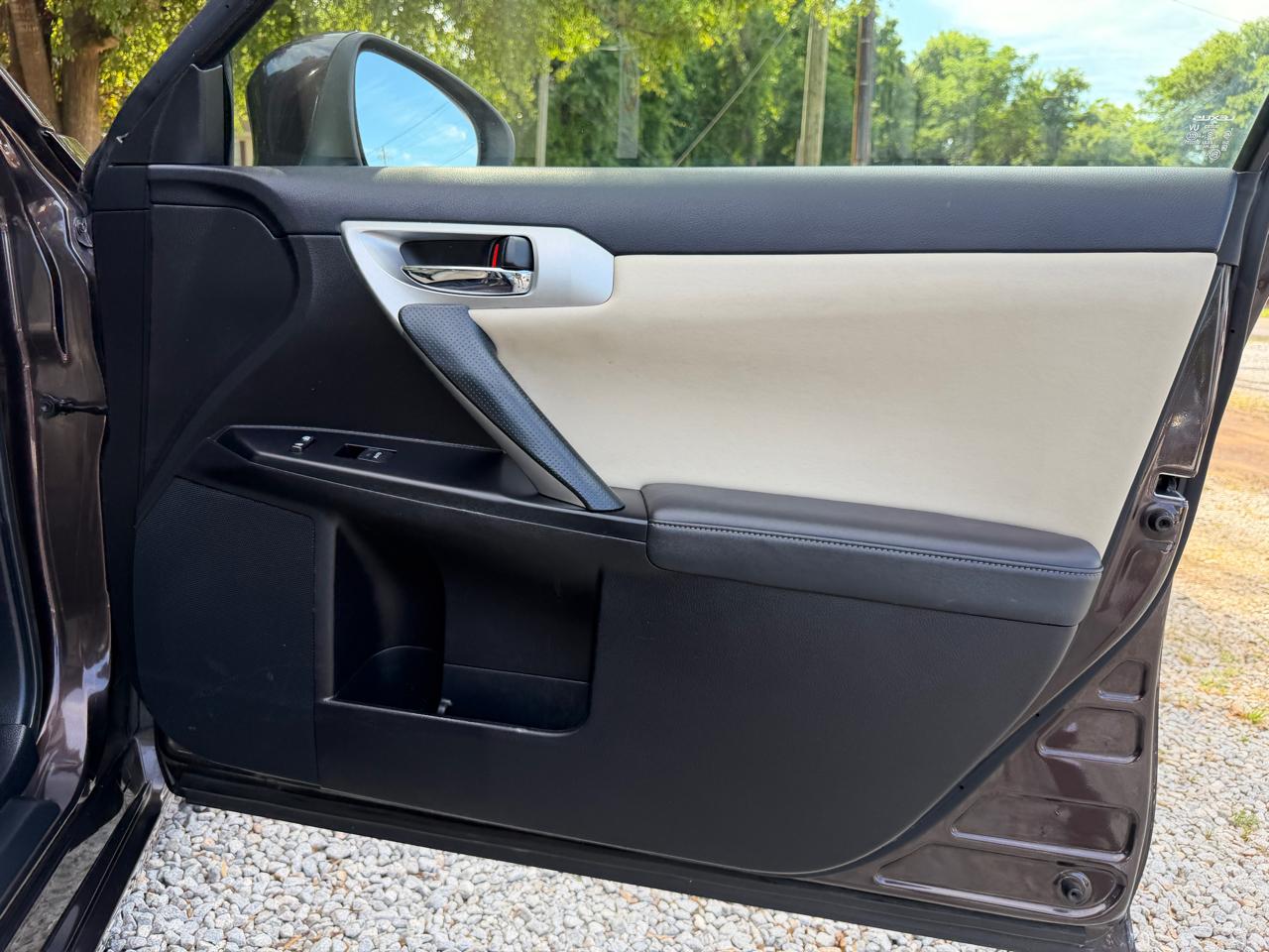 Lexus CT 200h Base 2012