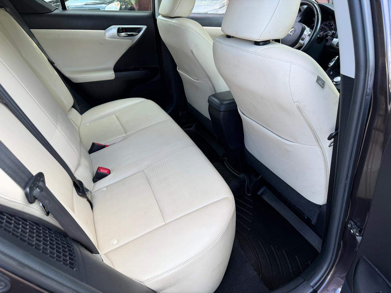 Lexus CT 200h Base 2012