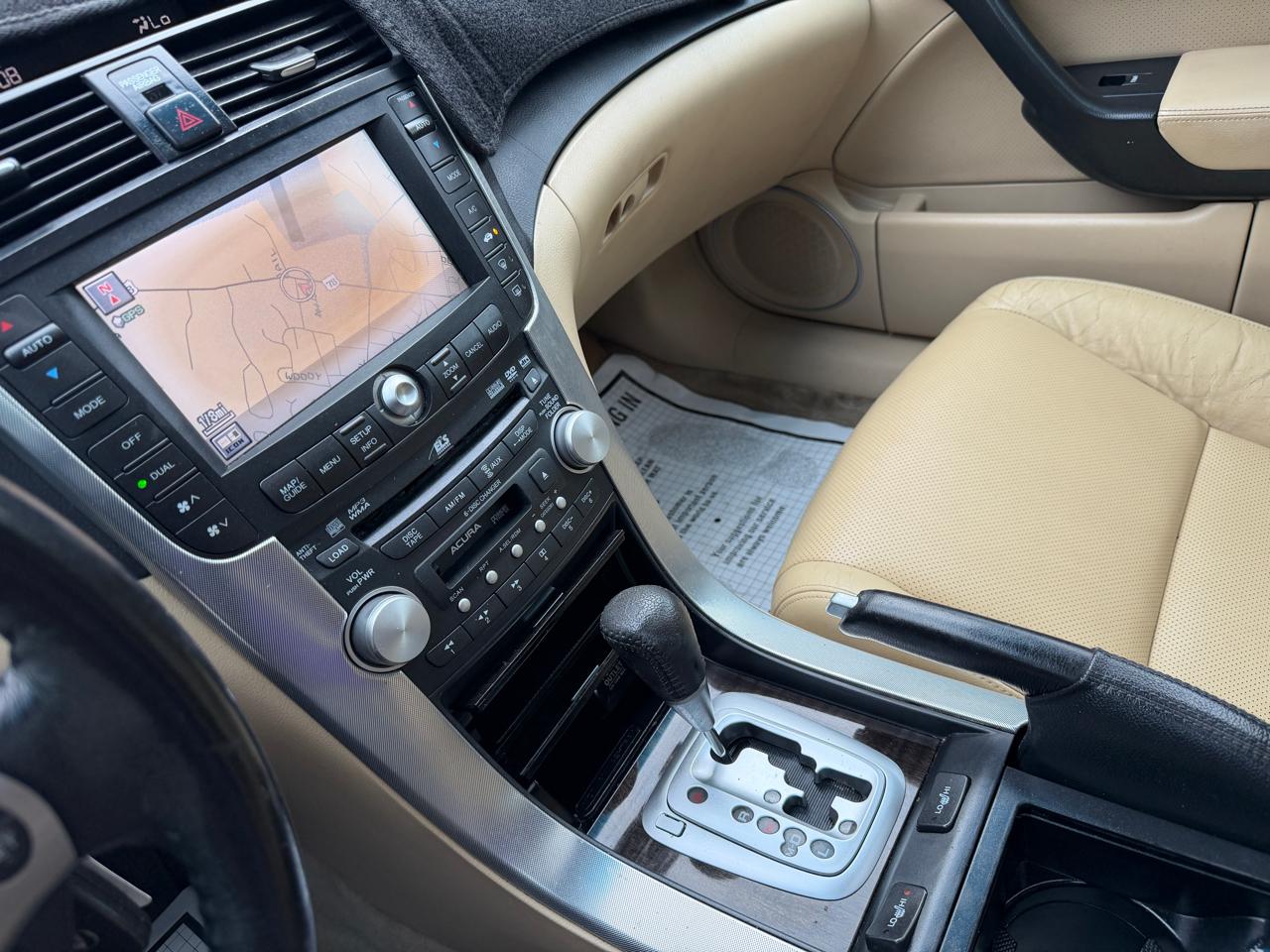 Acura TL 5-Speed AT with Navigation System 2008