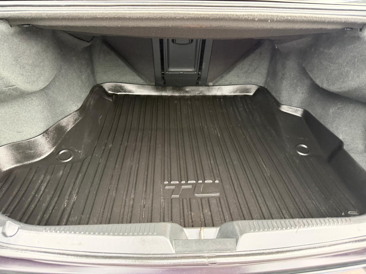 Acura TL 5-Speed AT with Navigation System 2008