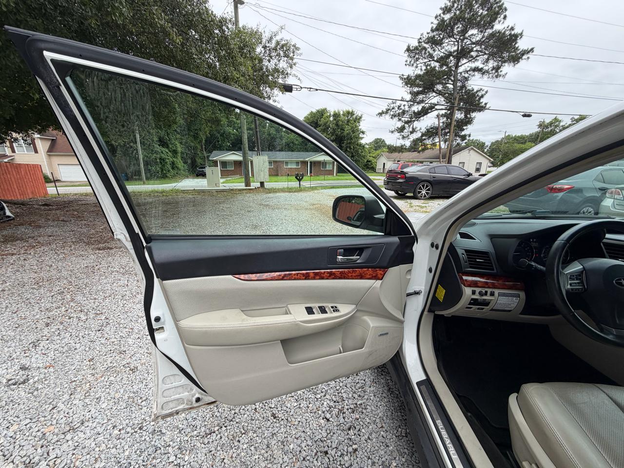 Subaru Outback 2.5i Limited 2012