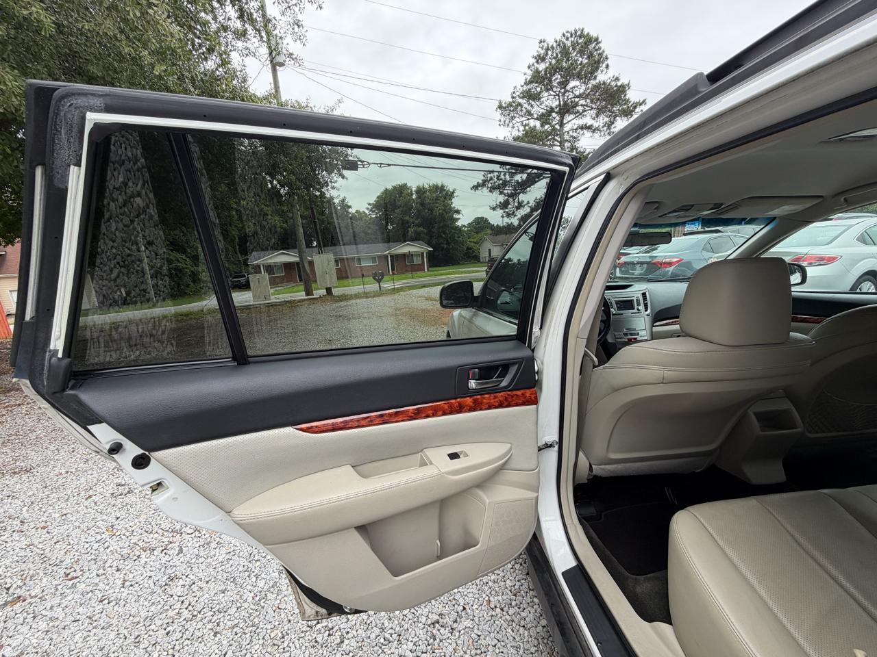 Subaru Outback 2.5i Limited 2012