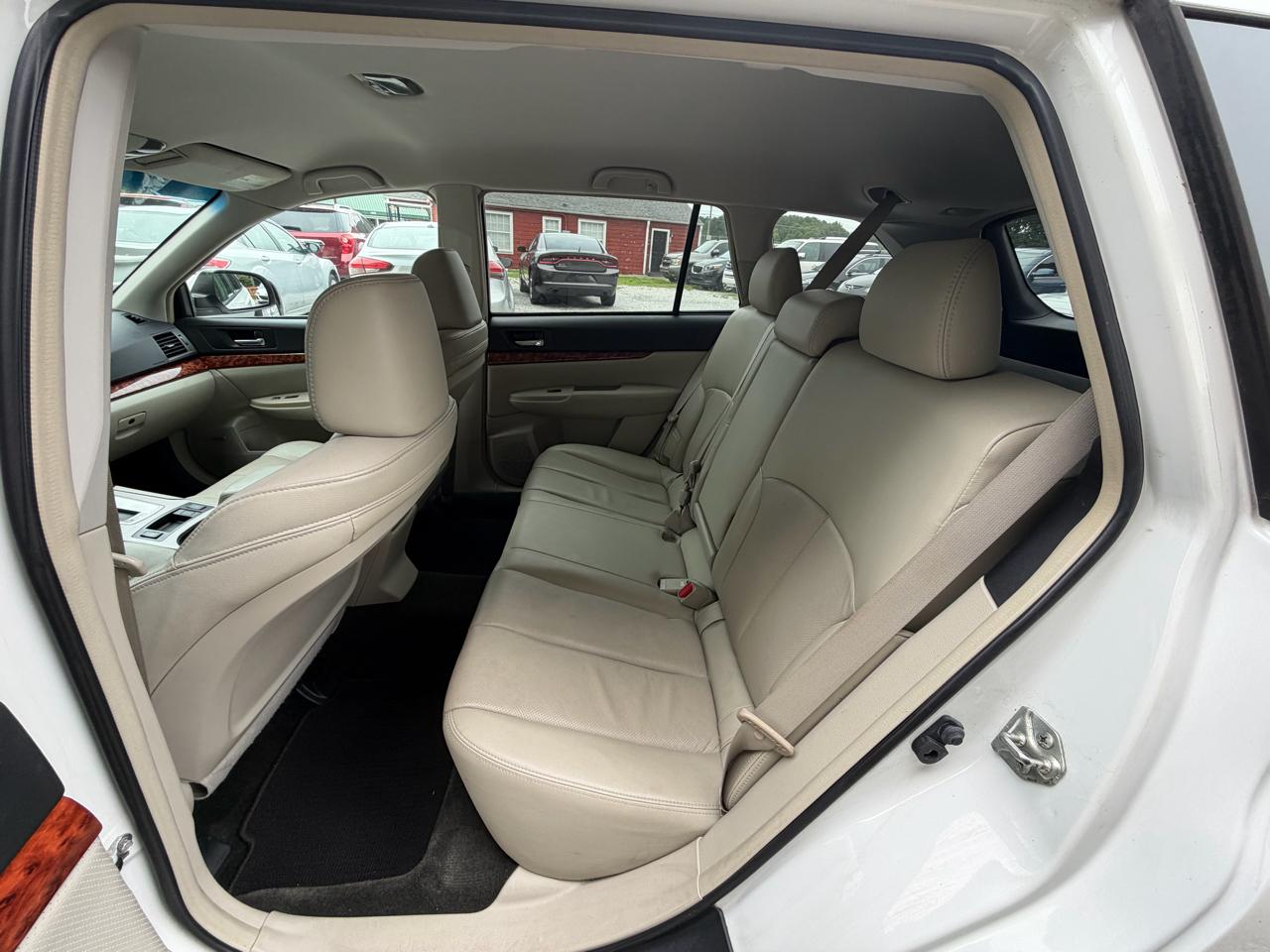 Subaru Outback 2.5i Limited 2012