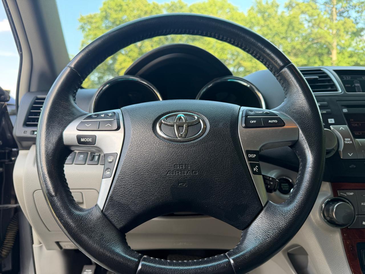 Toyota Highlander Limited 2WD 2012