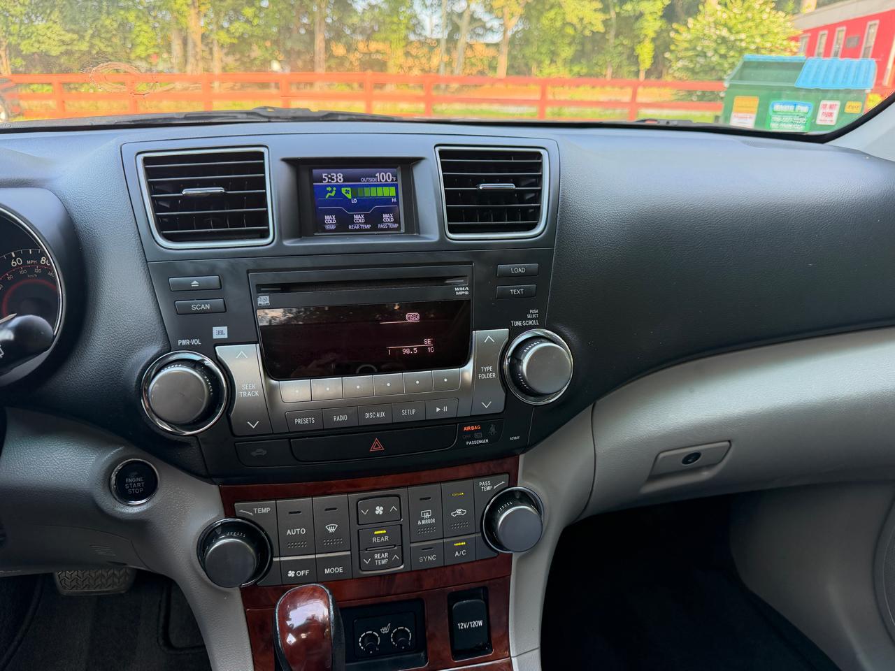 Toyota Highlander Limited 2WD 2012