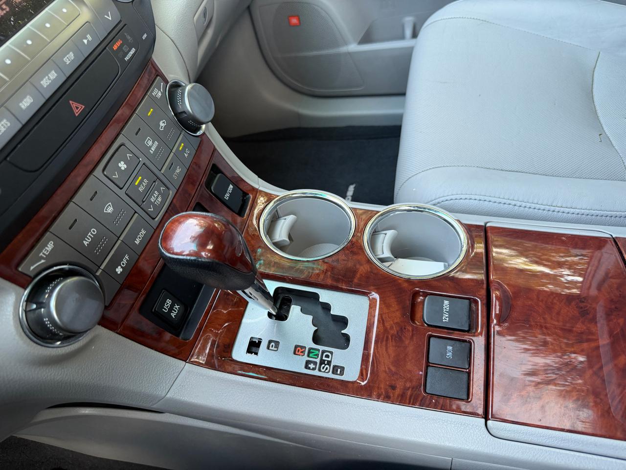 Toyota Highlander Limited 2WD 2012