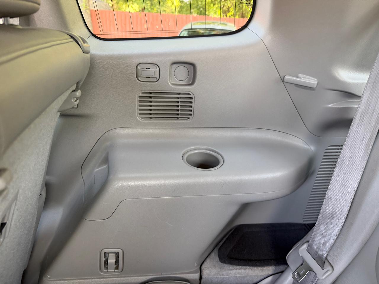 Toyota Highlander Limited 2WD 2012