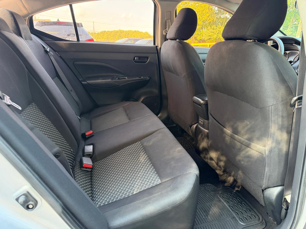 Nissan Versa S CVT 2020