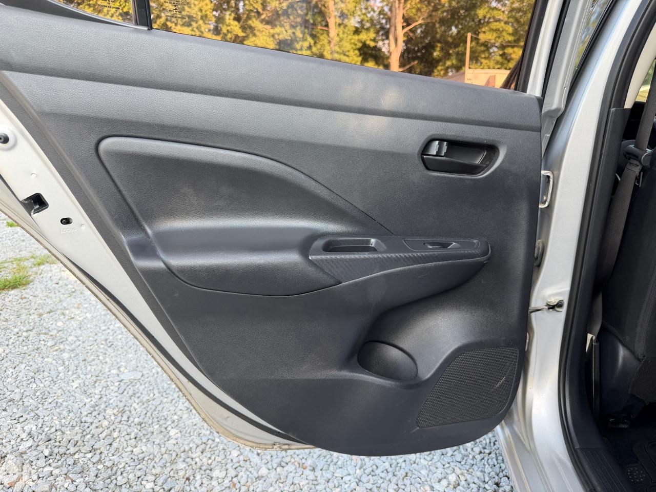 Nissan Versa S CVT 2020