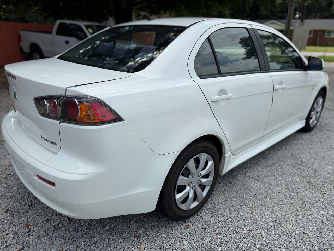 Mitsubishi Lancer ES 2014