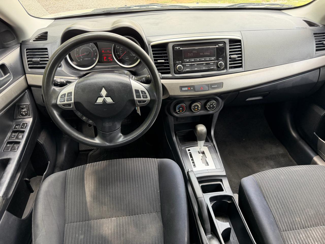 Mitsubishi Lancer ES 2014