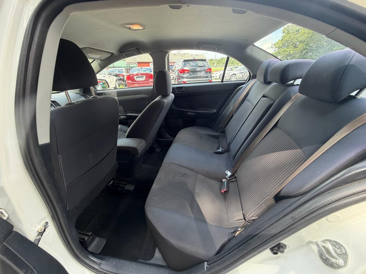 Mitsubishi Lancer ES 2014