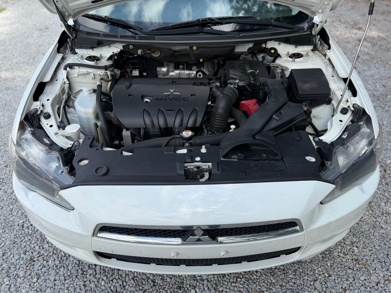 Mitsubishi Lancer ES 2014
