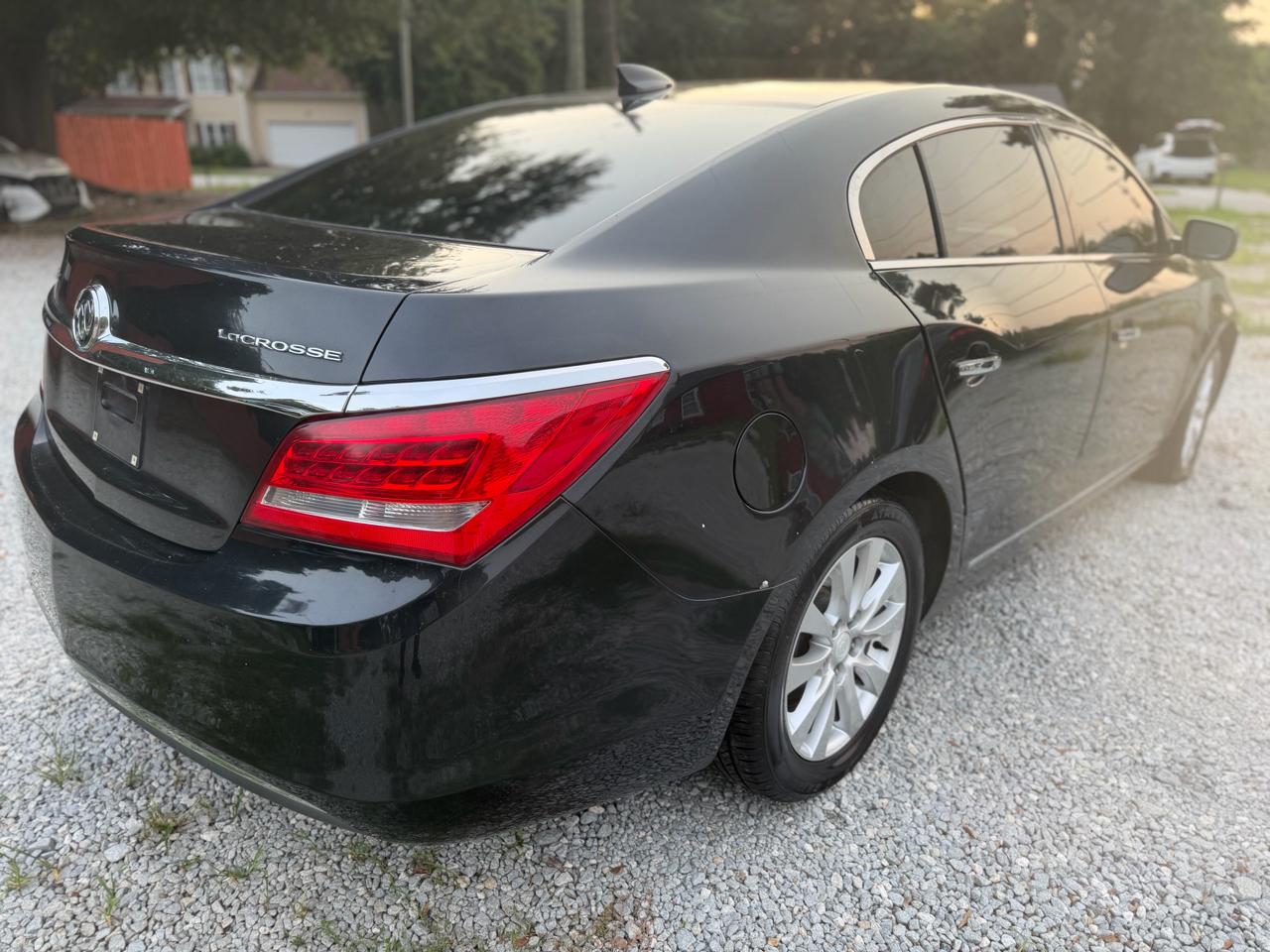 Buick LaCrosse Base FWD 2015
