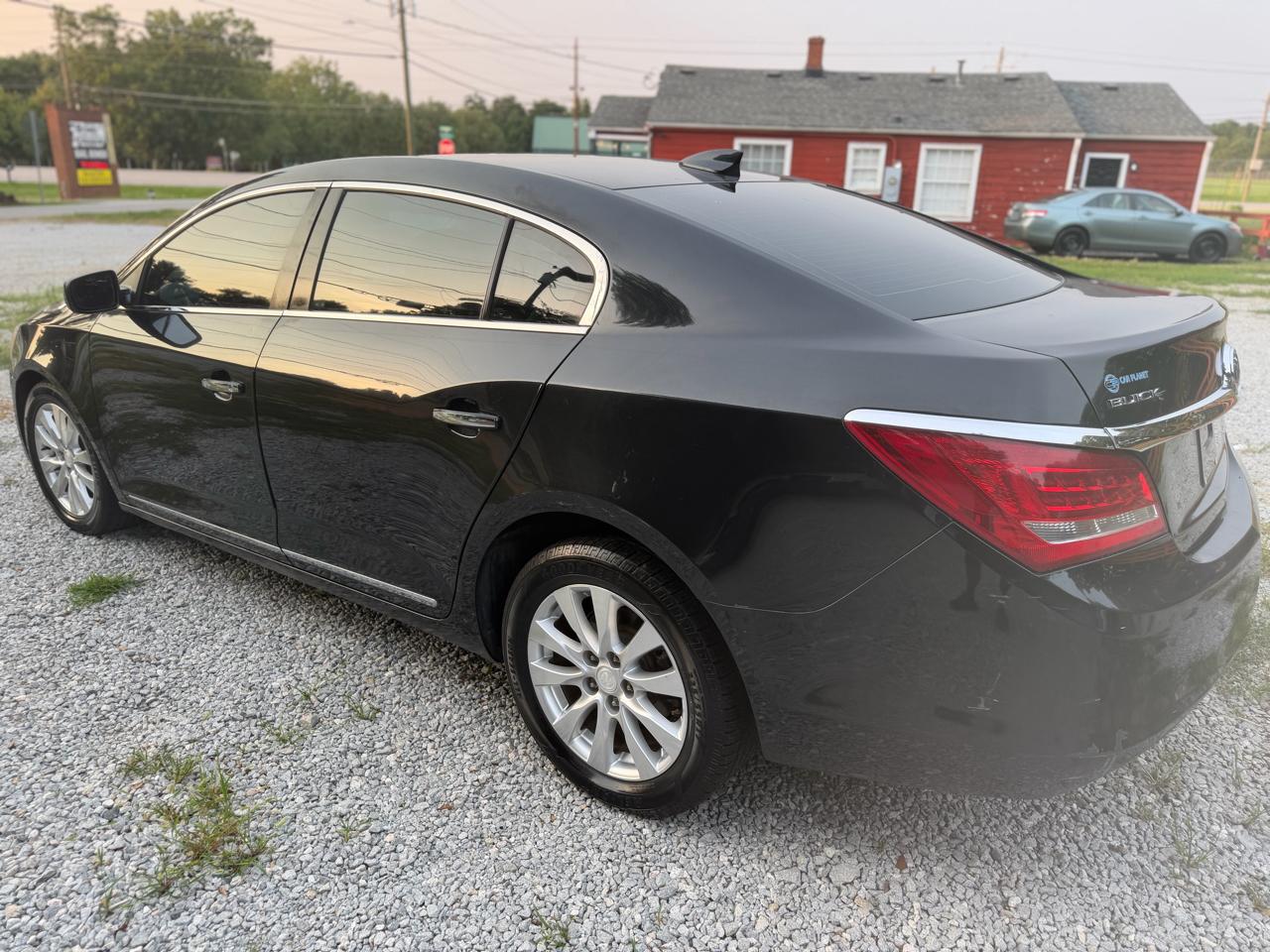 Buick LaCrosse Base FWD 2015
