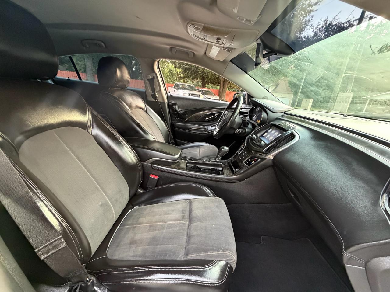 Buick LaCrosse Base FWD 2015