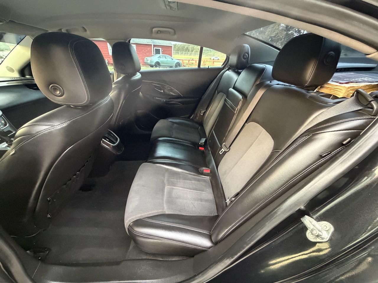 Buick LaCrosse Base FWD 2015