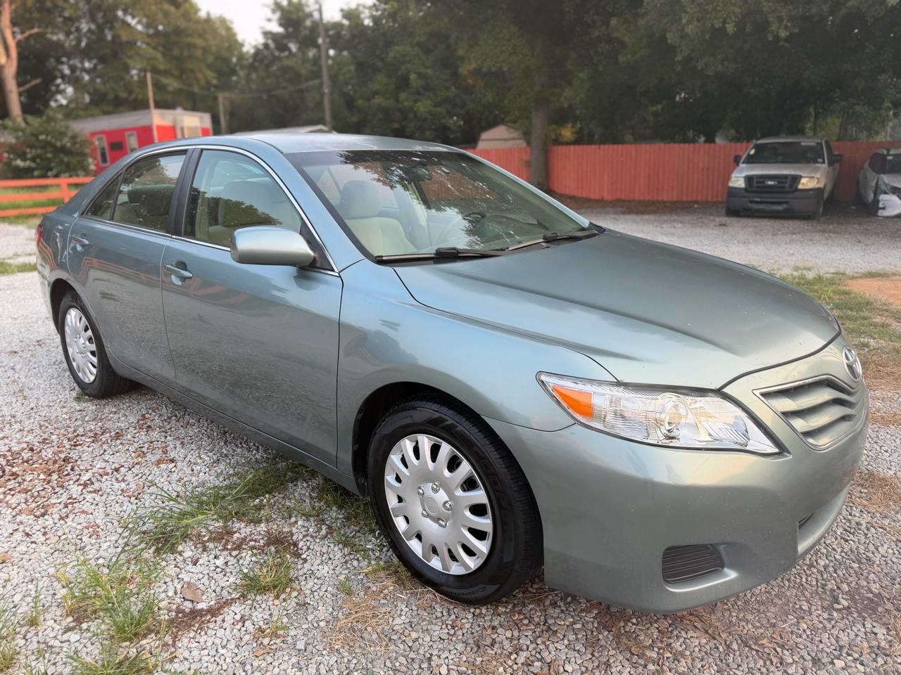 Toyota Camry Base 6-Spd AT 2011