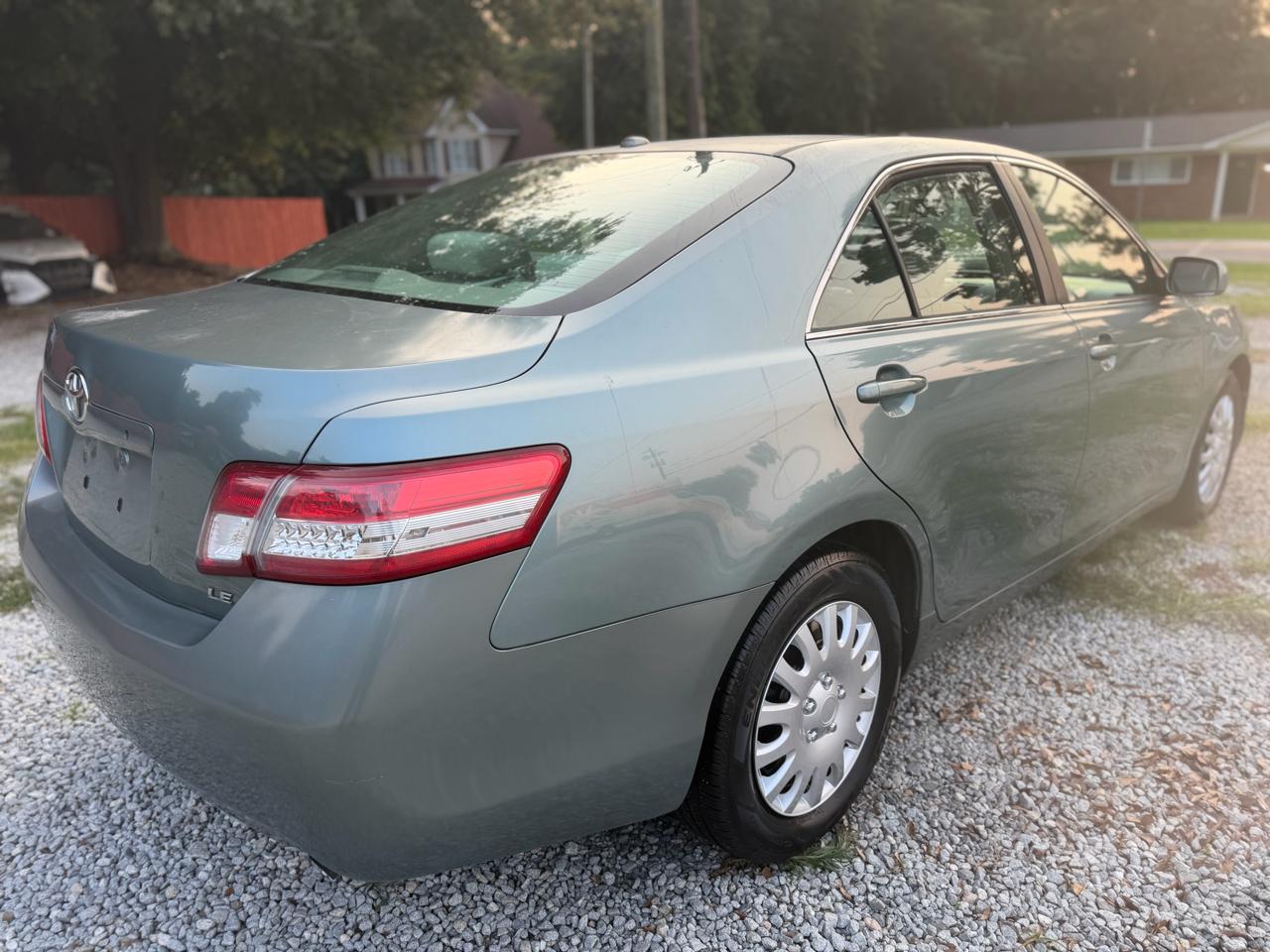 Toyota Camry Base 6-Spd AT 2011