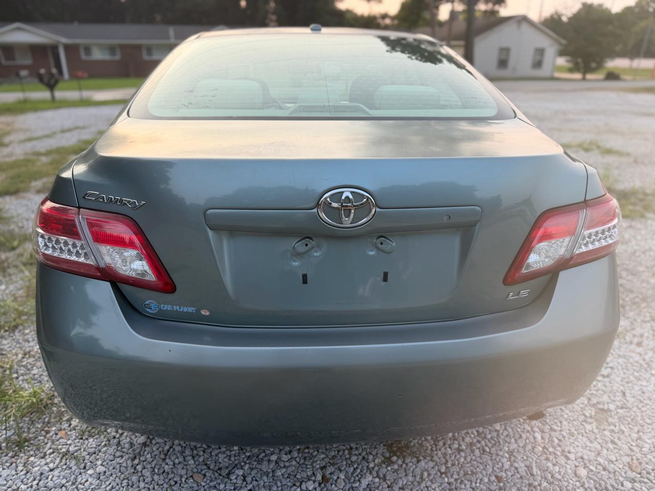 Toyota Camry Base 6-Spd AT 2011