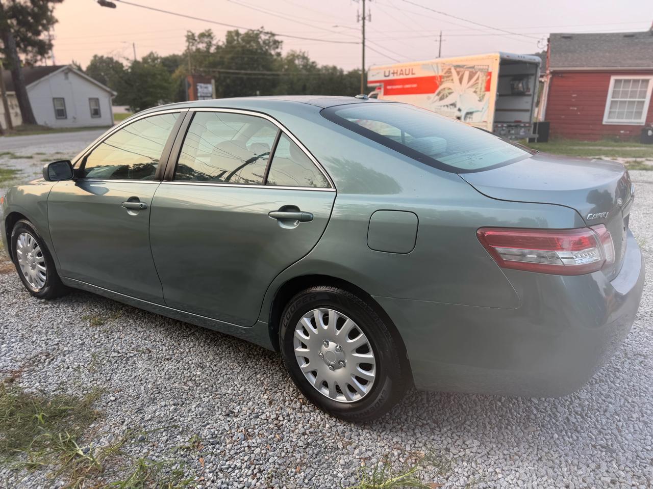 Toyota Camry Base 6-Spd AT 2011
