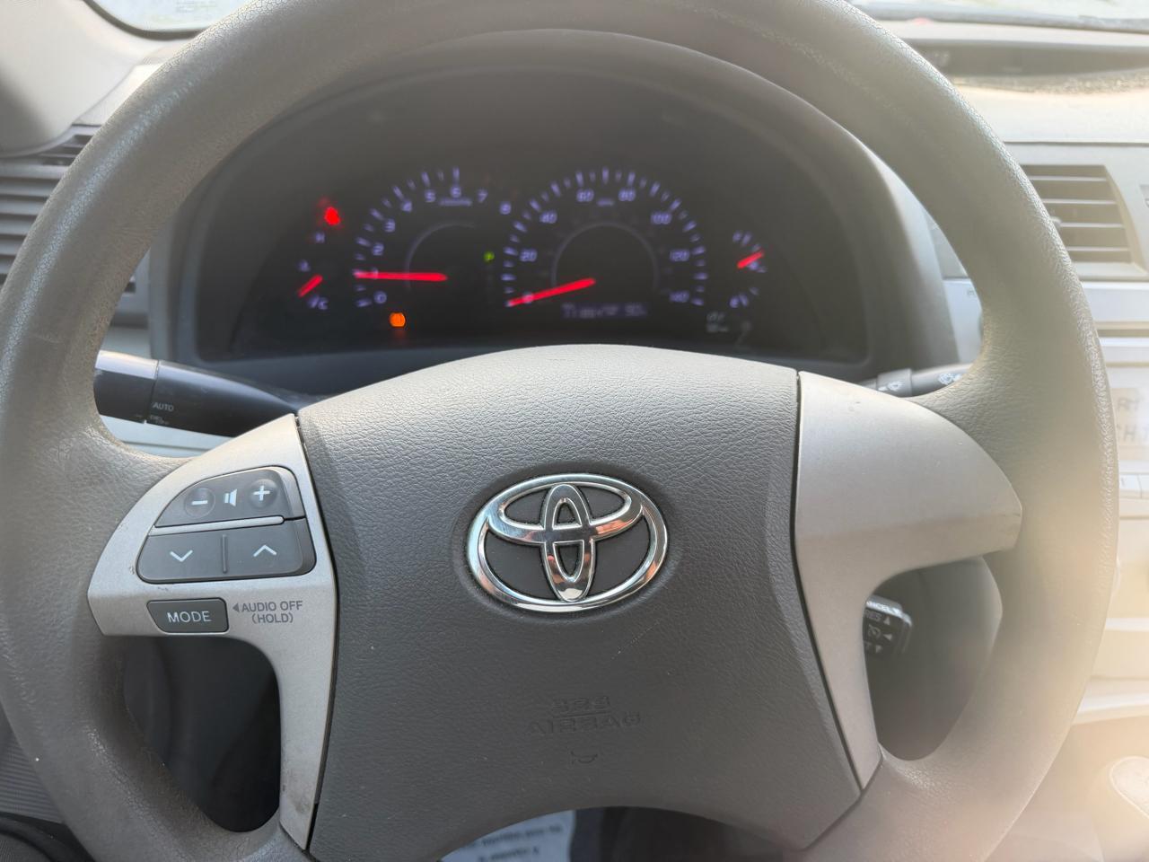 Toyota Camry Base 6-Spd AT 2011