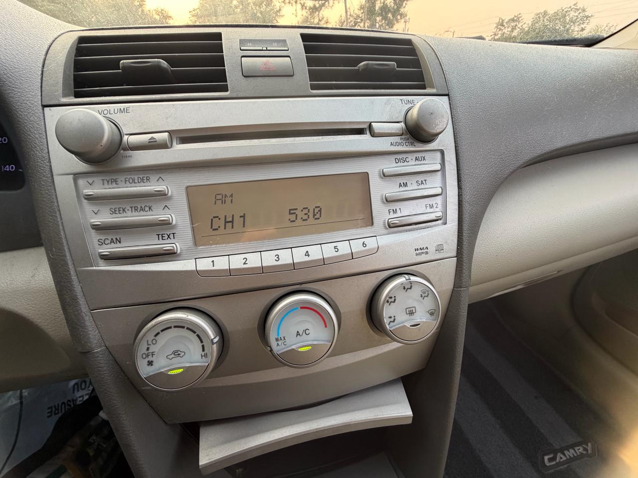Toyota Camry Base 6-Spd AT 2011