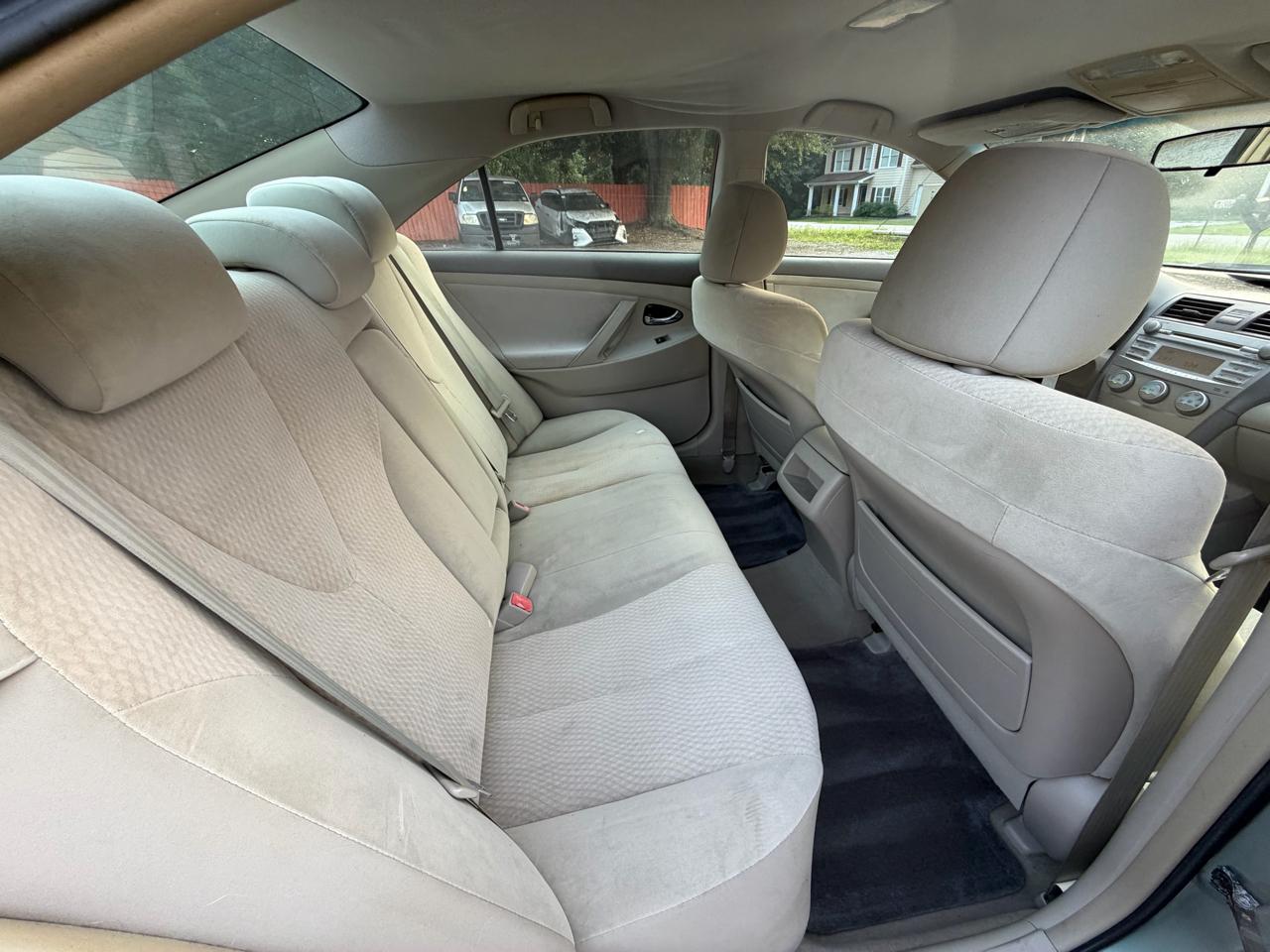 Toyota Camry Base 6-Spd AT 2011