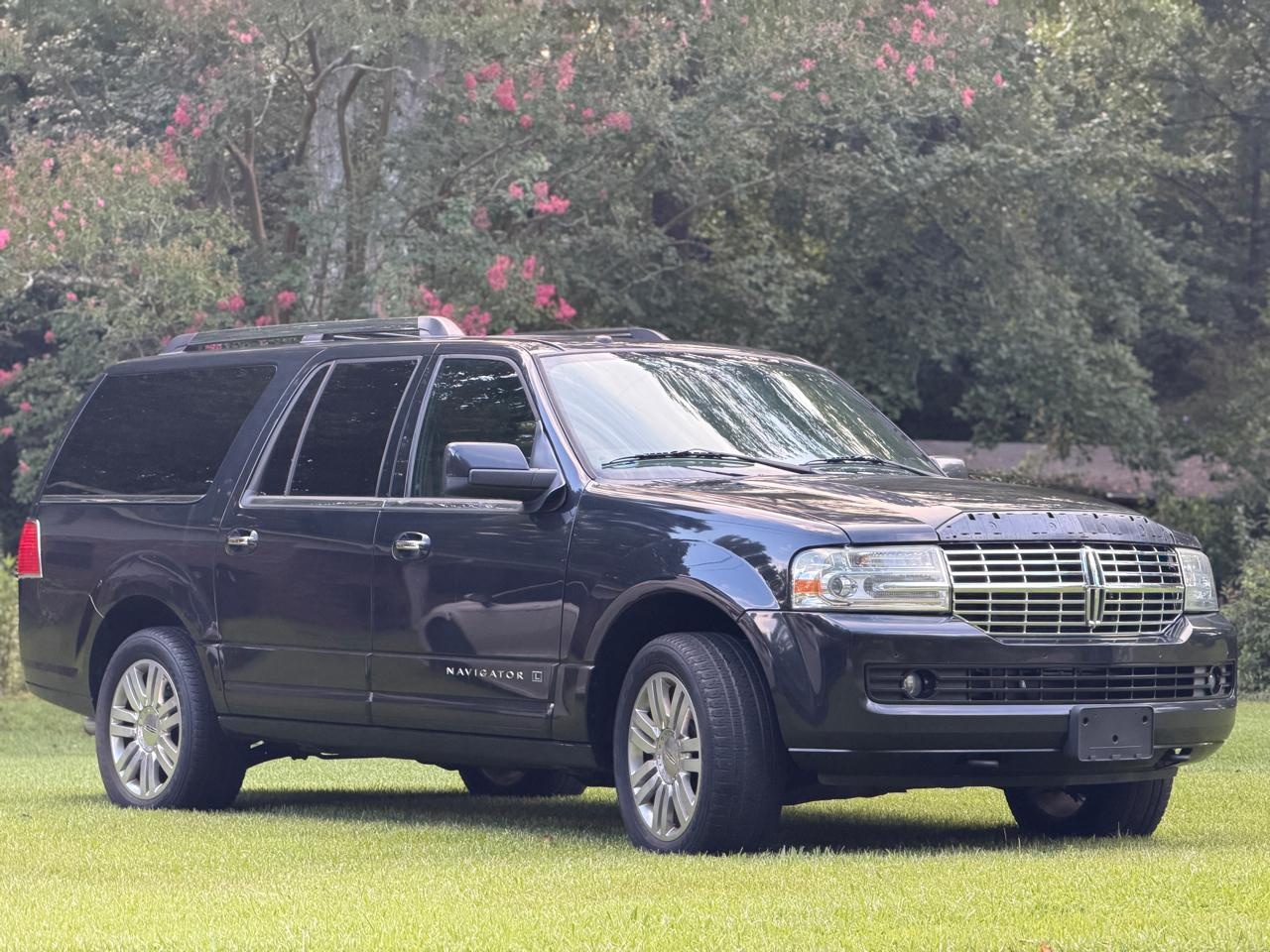 Lincoln Navigator L 4WD 2011
