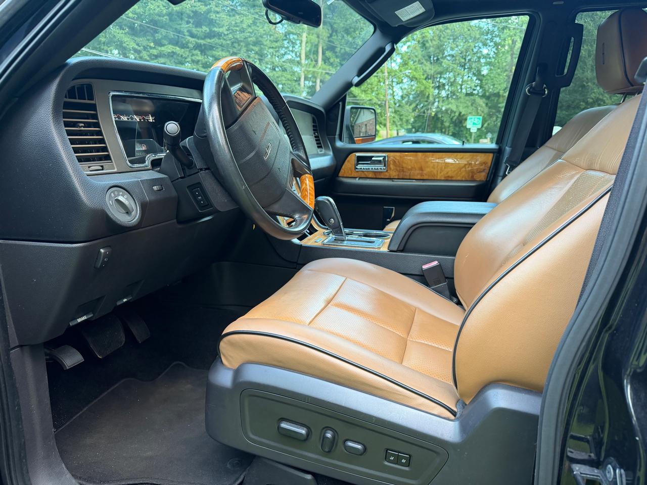 Lincoln Navigator L 4WD 2011