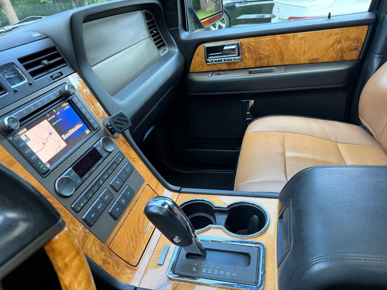 Lincoln Navigator L 4WD 2011