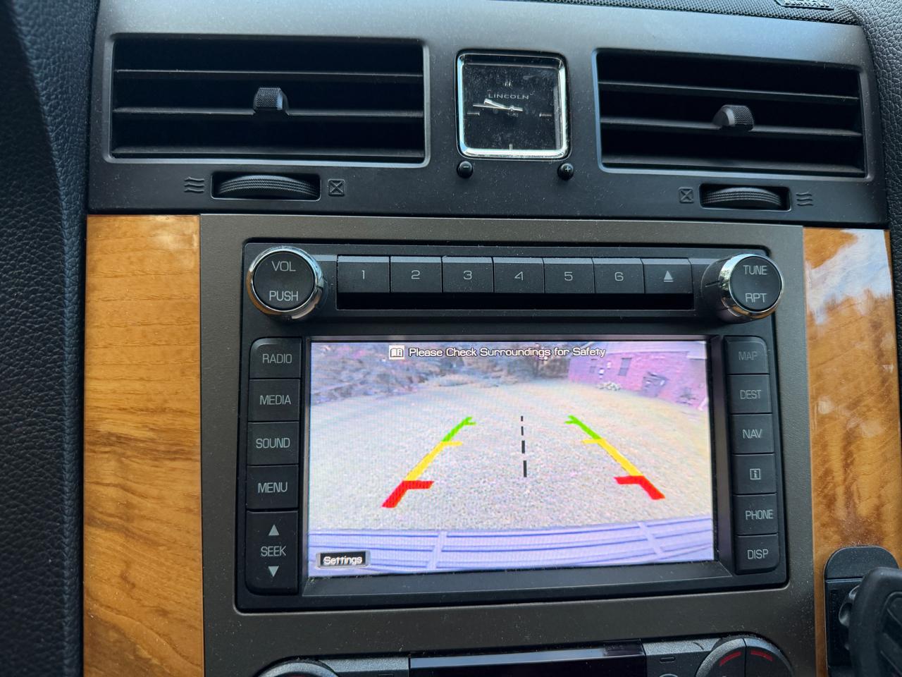 Lincoln Navigator L 4WD 2011