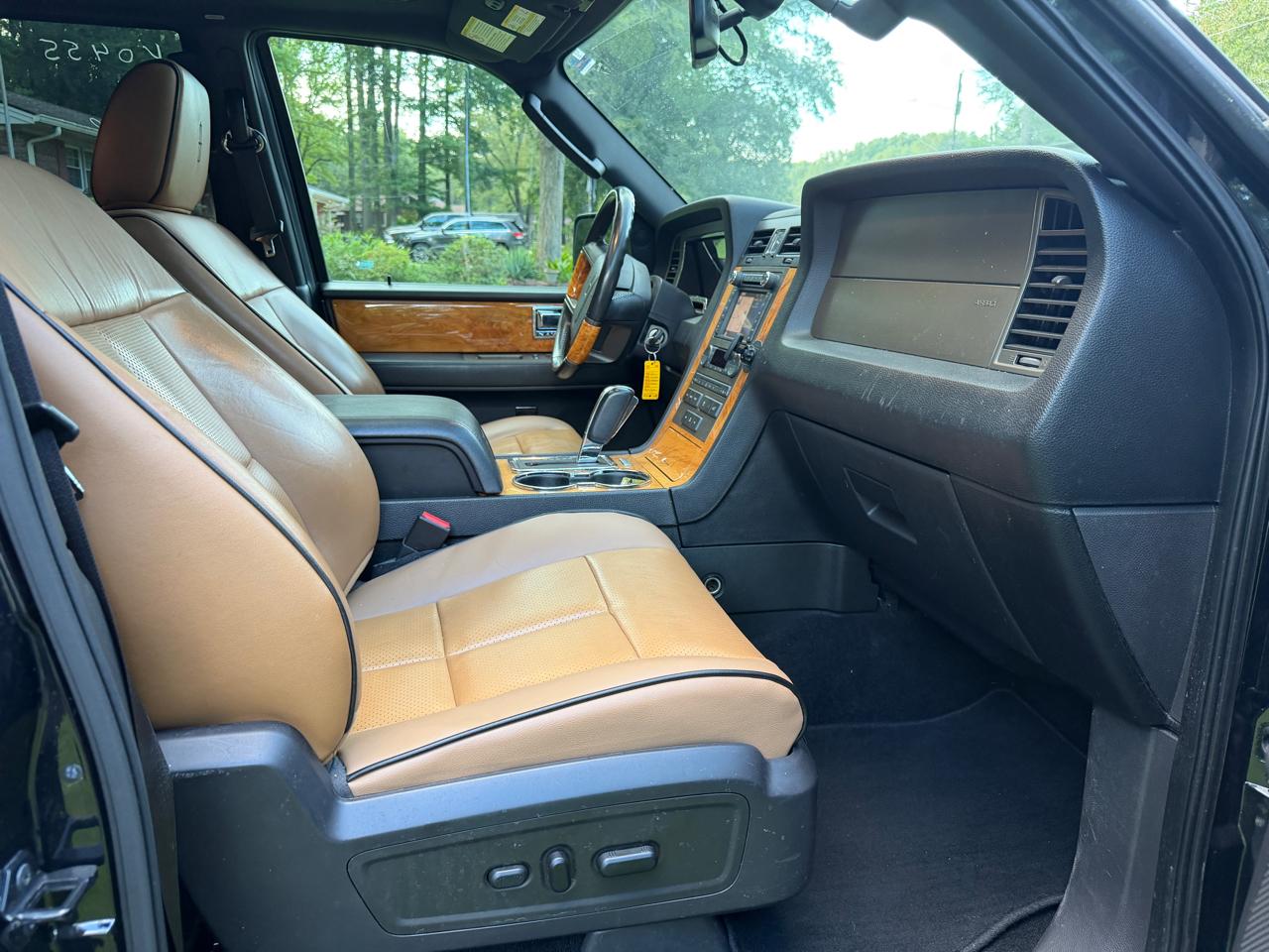 Lincoln Navigator L 4WD 2011