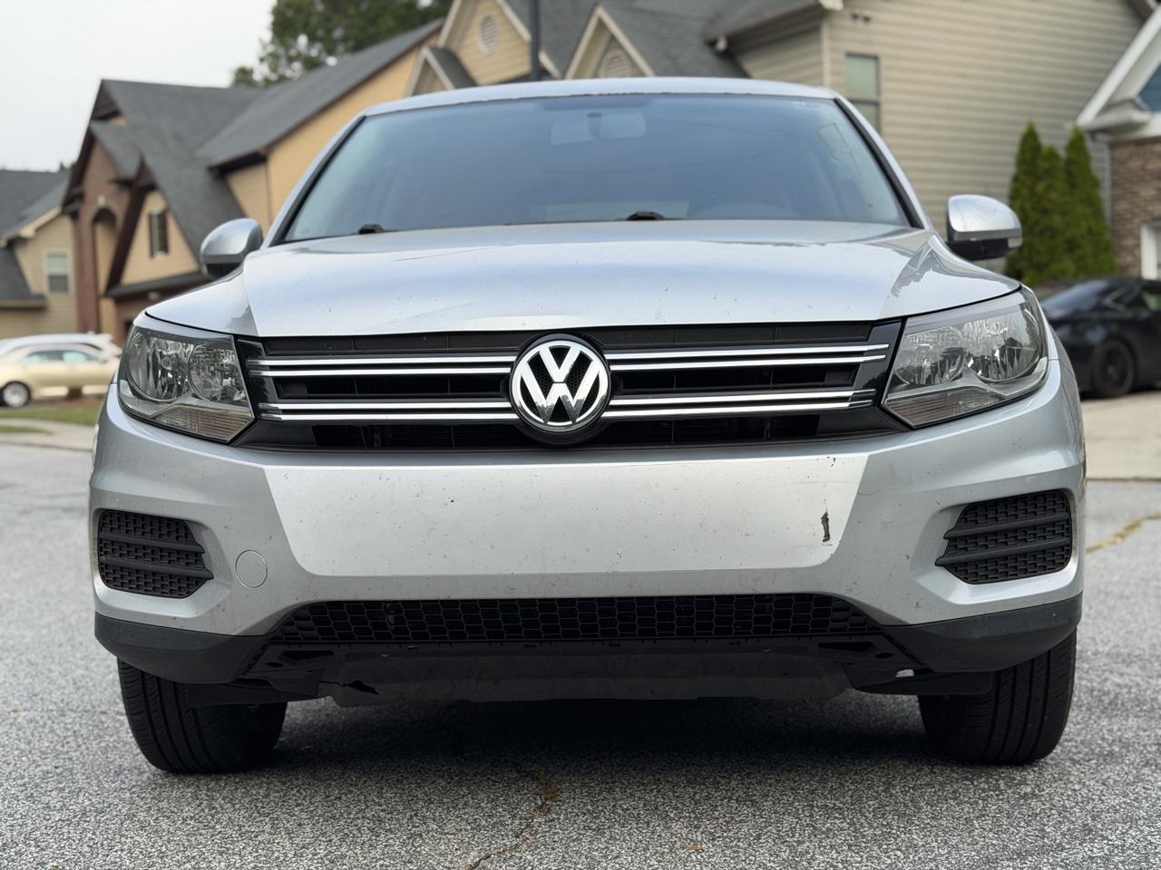 Volkswagen Tiguan S 2014