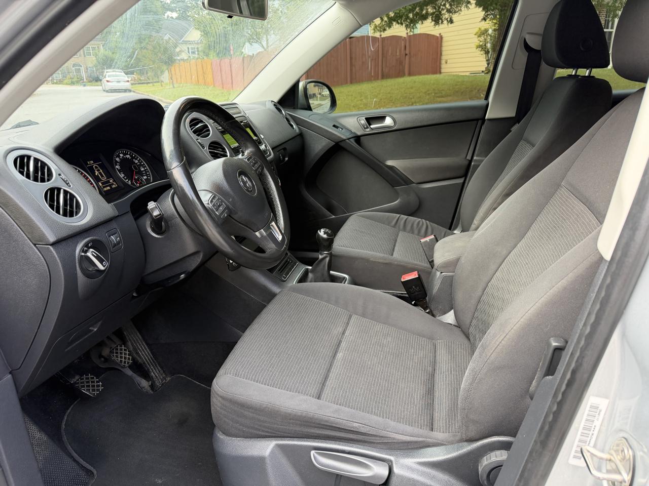 Volkswagen Tiguan S 2014