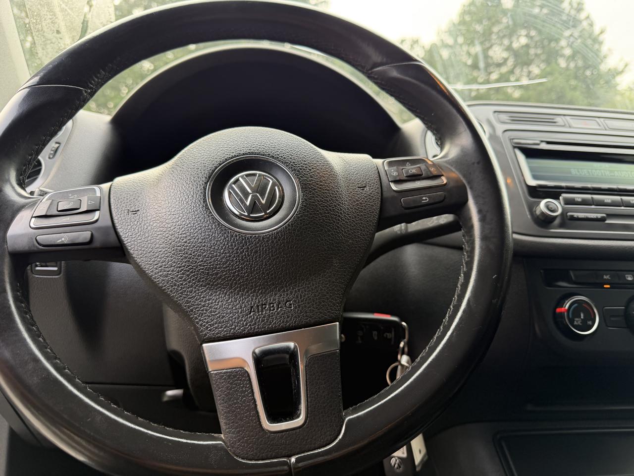 Volkswagen Tiguan S 2014